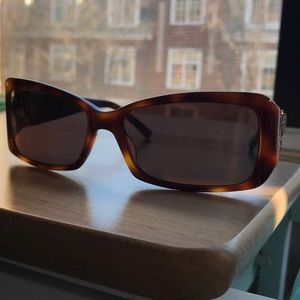 ⚡️BCBG Max Azria Sunglasses Cheri, color: Tortoise